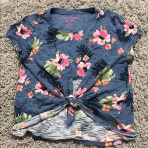 Tied Abercrombie t-shirt